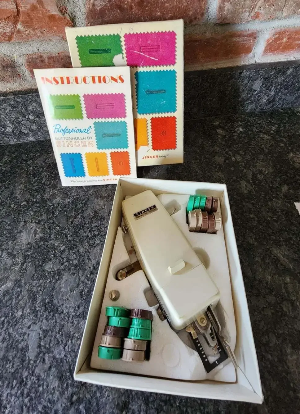 Professional Buttonholer By Singer w/Instruction Manual. Vintage 1973